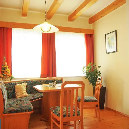 Weingut Und Ferienwohnung Pomassl Apartment *