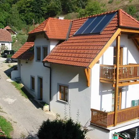 Weingut Und Ferienwohnung Pomassl Weissenkirchen in der Wachau