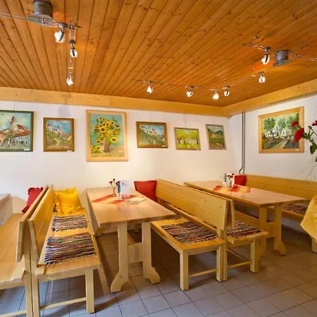 Weingut Und Ferienwohnung Pomassl Apartment Weissenkirchen in der Wachau